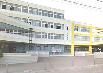 札幌創成高校の外観